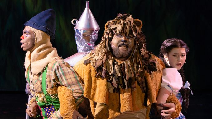 Starlight Wizard of Oz scarecrow, tin man, lion and Dorothy characters